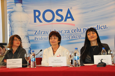 Danijela Kerekes, mama-donor, dr Niveska Bozinovic Prekajski, direktorka Instituta,Tanja Petrovic, Rosa brend menadzer